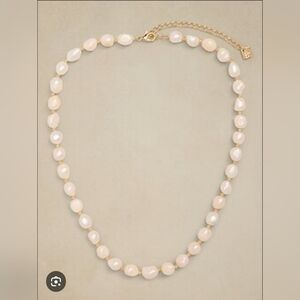 NWOT Banana Republic Pearl Necklace One Size In Gold